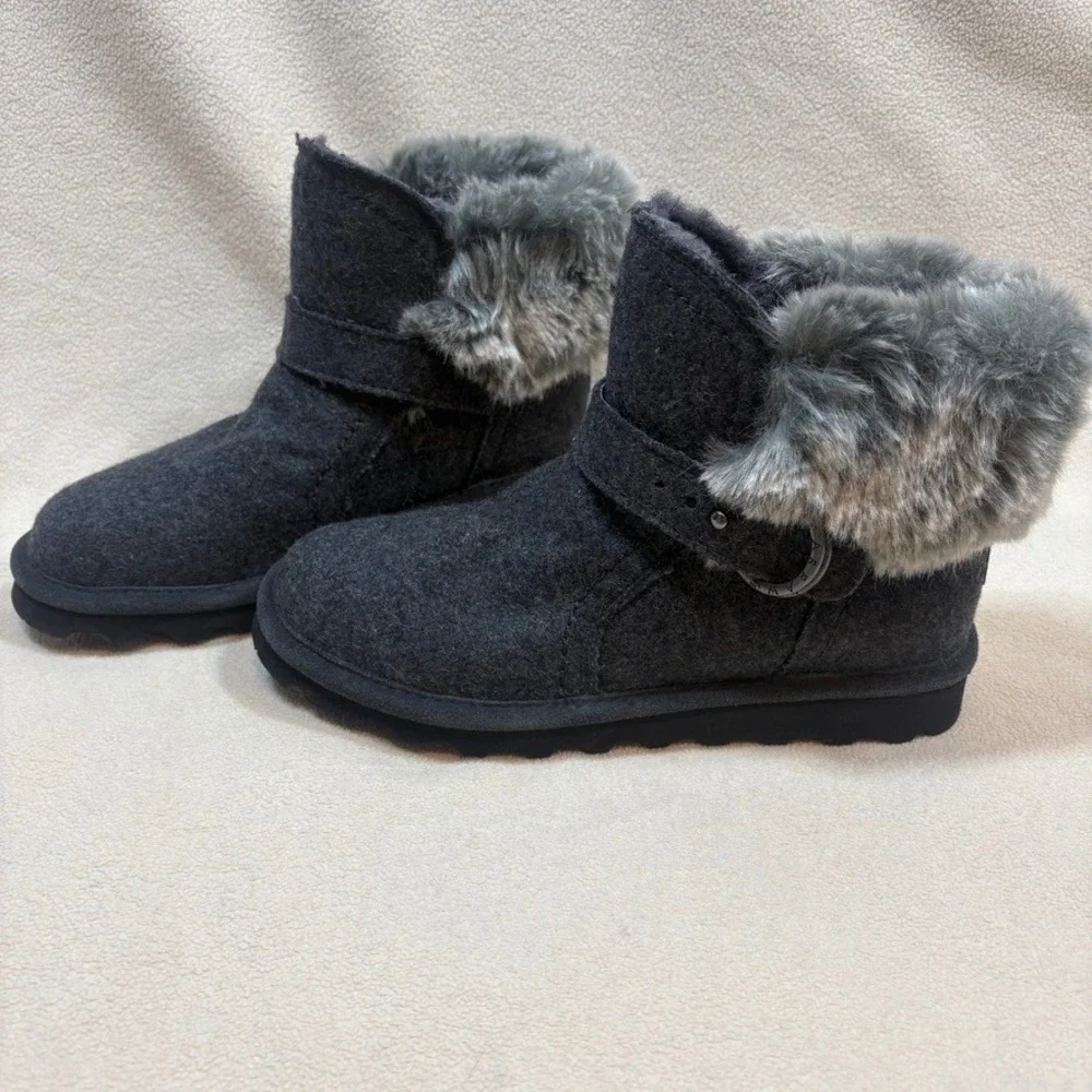 NWOT Bearpaw Womens Sz 7 Charcoal Gray‎ Wool Faux Fur Trim Buckle Ankle Boots